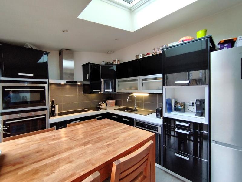 Appartement - 100 m² - 5 pièces