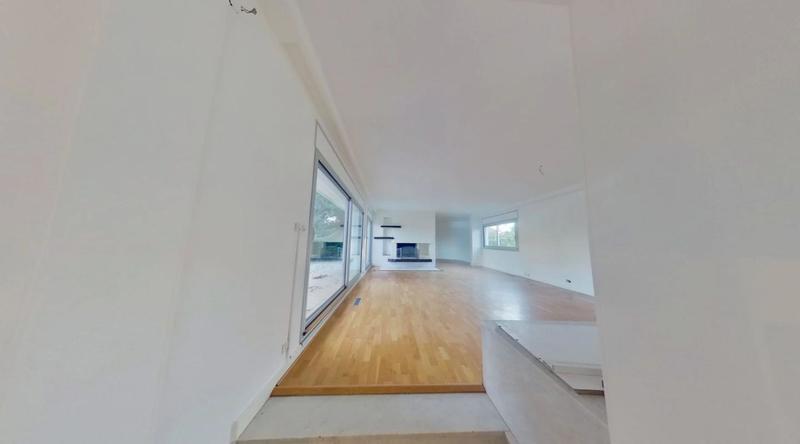 Maison - 240 m² - 7 pièces