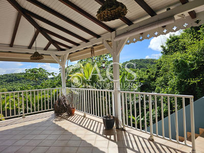 Maison - 98 m² - 4 pièces