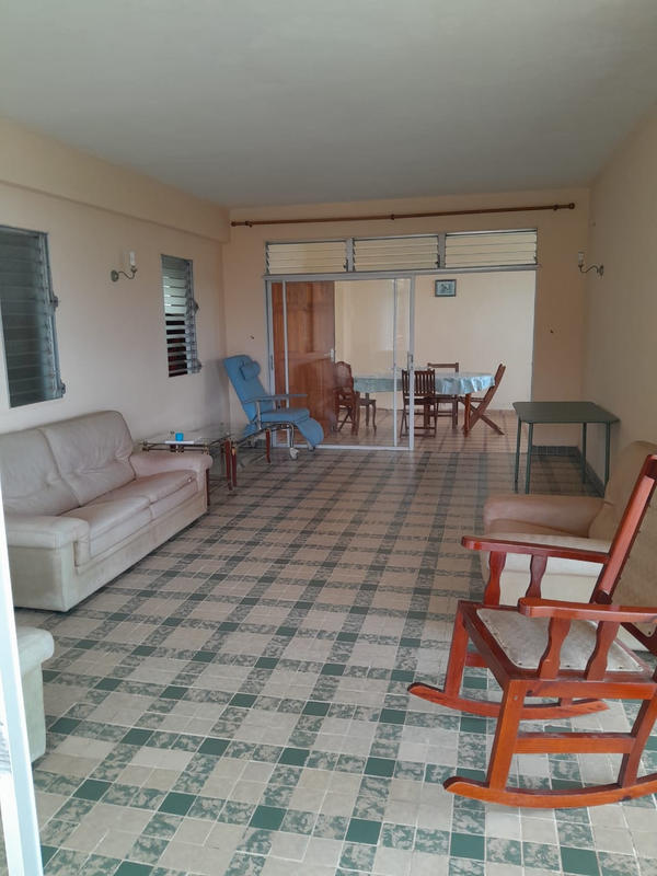 Maison - 198 m² - 9 pièces