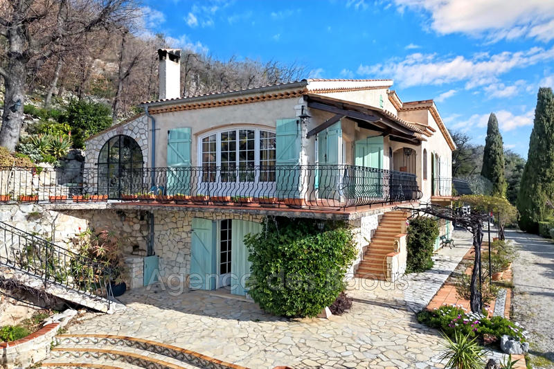 Maison - 216 m² - 1 pièce