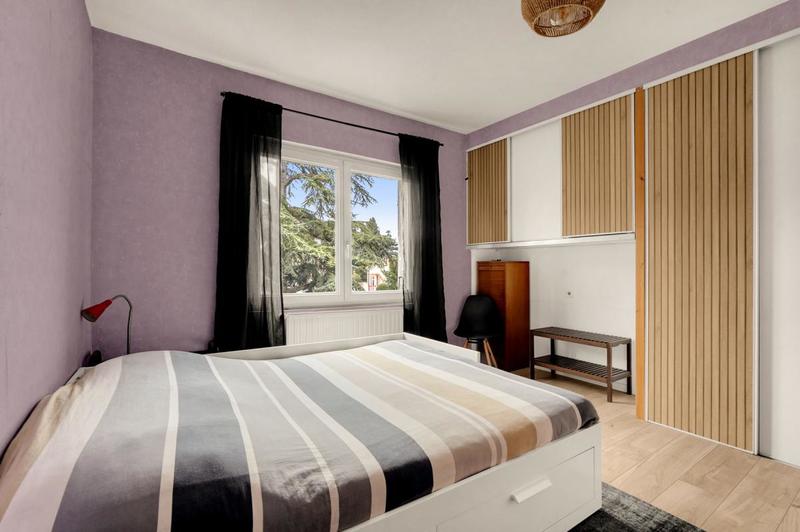 Maison - 240 m² - 6 pièces