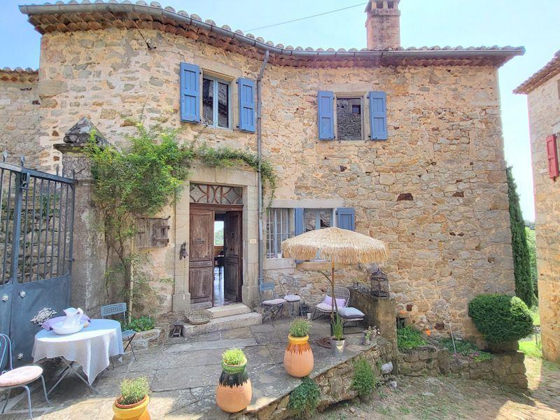 Maison - 150 m² - 8 pièces