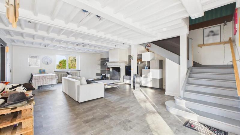 Maison - 320 m² - 11 pièces