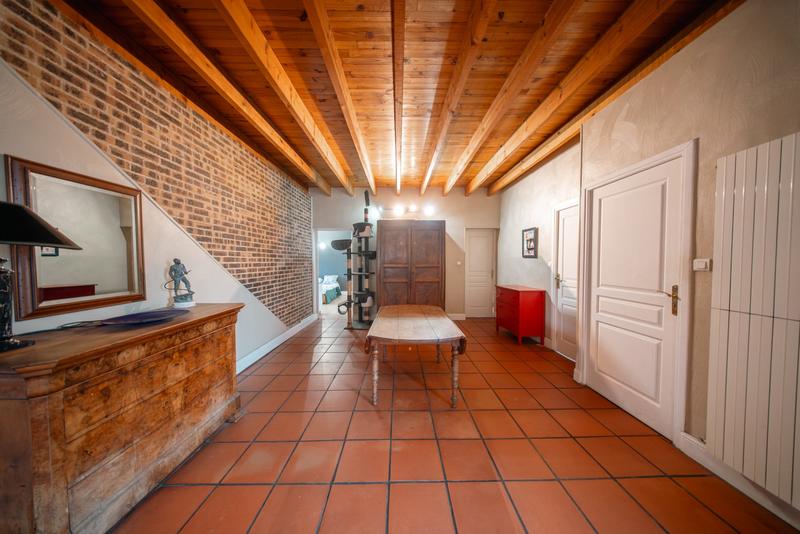 Maison - 358 m² - 10 pièces