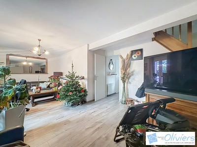 Maison - 97 m² - 6 pièces