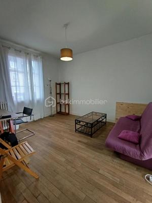 Immeuble - 111 m² - 8 pièces