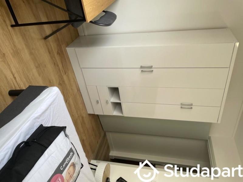 Chambre - 11 m² - 1 pièce