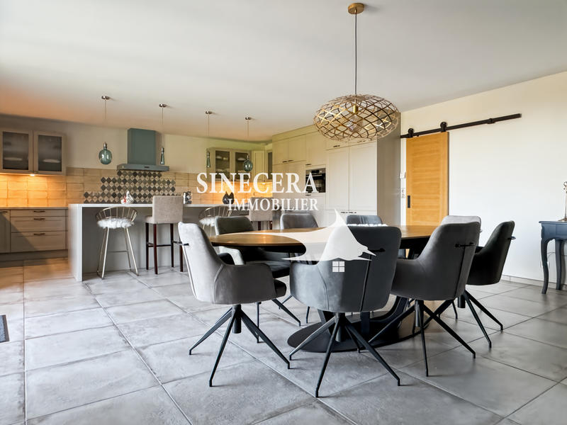 Villa - 197 m² - 7 pièces