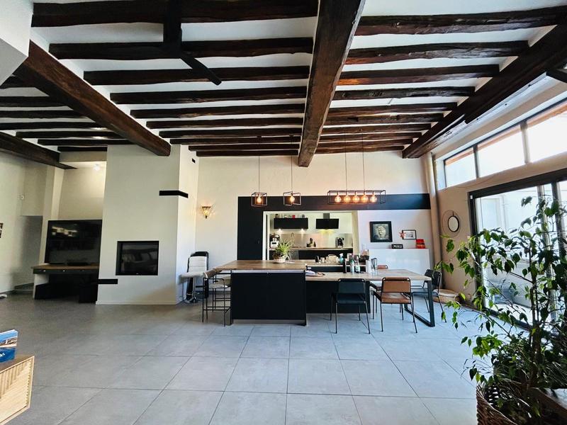 Maison ancienne - 226 m² - 9 pièces