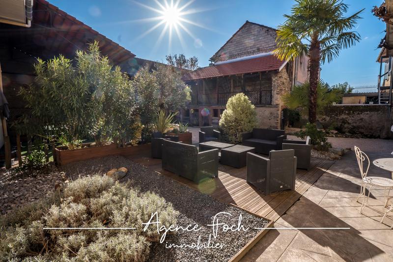 Maison ancienne - 240 m² - 7 pièces