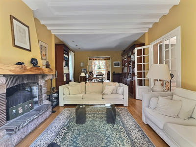 Maison - 249 m² - 10 pièces