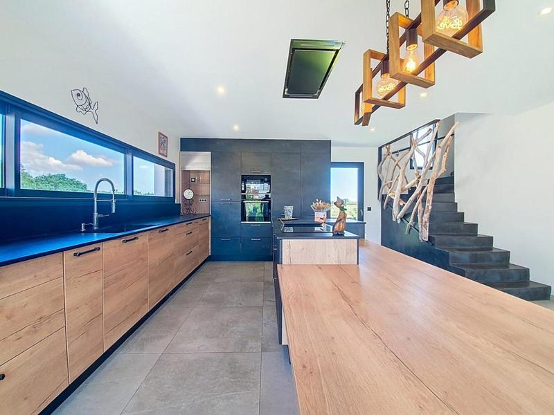 Maison - 141 m² - 6 pièces