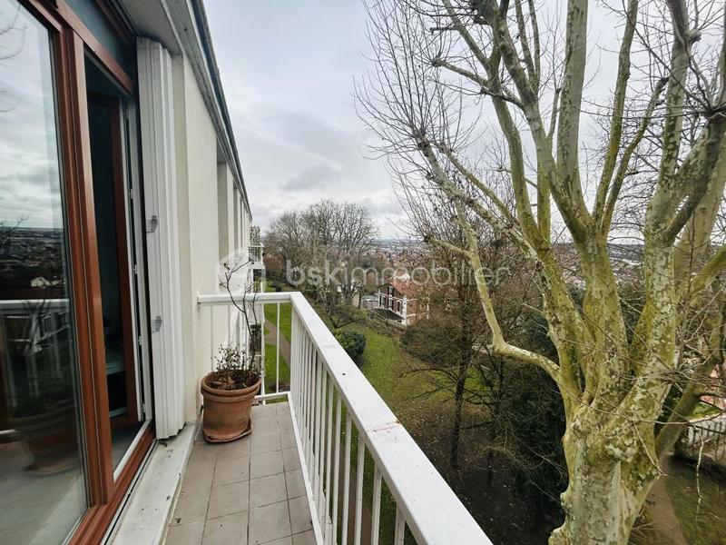 Appartement - 80 m² - 5 pièces