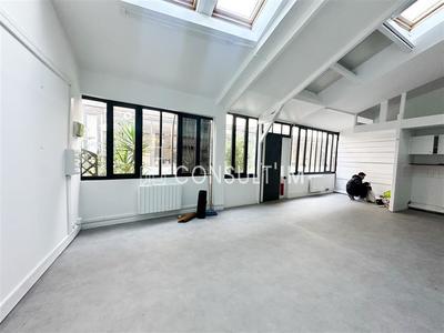 Bureau - 104 m² - 1 pièce