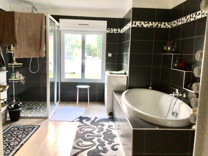 Villa - 296 m² - 11 pièces