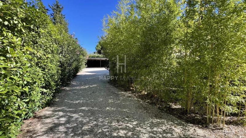 Maison - 222 m² - 7 pièces