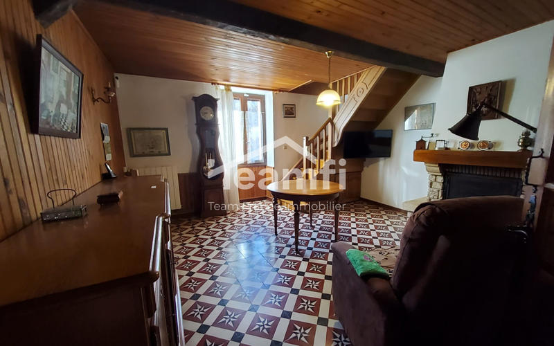 Maison traditionnelle - 139 m² - 6 pièces