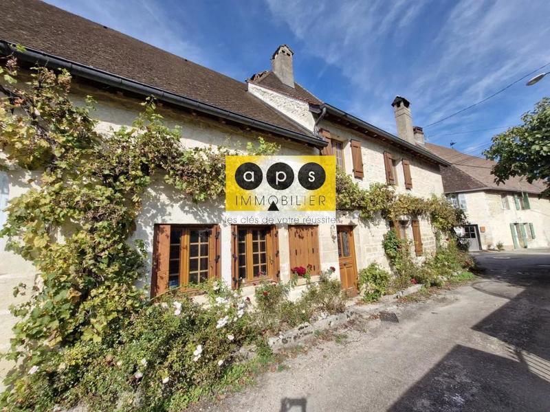 Maison de village - 210 m² - 9 pièces