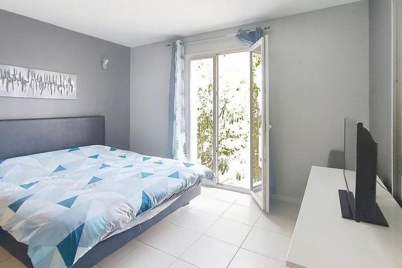 Maison - 225 m² - 9 pièces