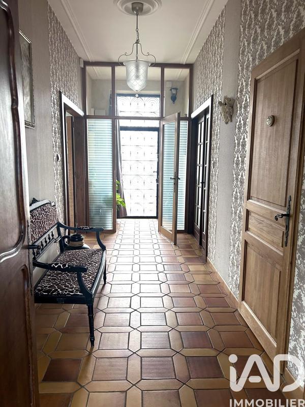 Maison - 243 m² - 8 pièces