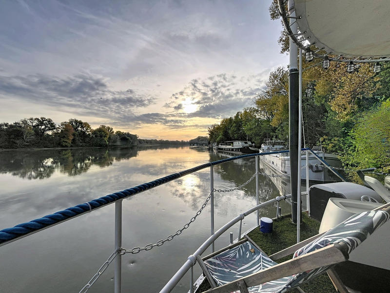 Péniche - 164 m² - 6 pièces