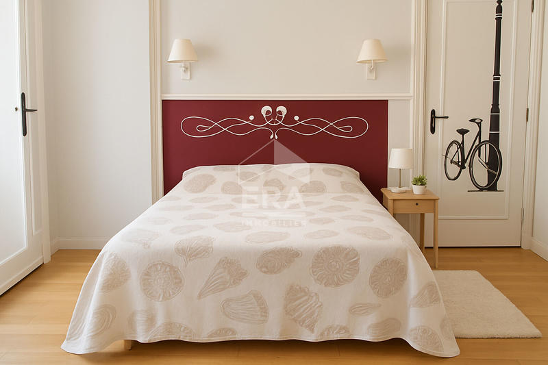 Villa - 300 m² - 10 pièces