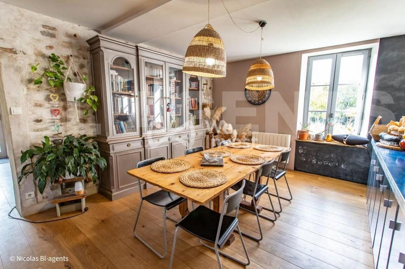 Maison - 186 m² - 7 pièces