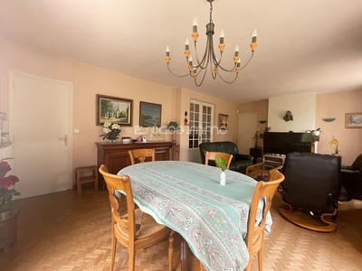 Maison - 197 m² - 7 pièces