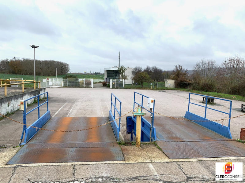 Local d'activités - 4 447 m²