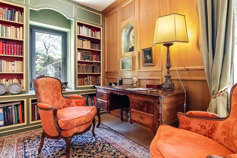 Maison - 368 m² - 10 pièces