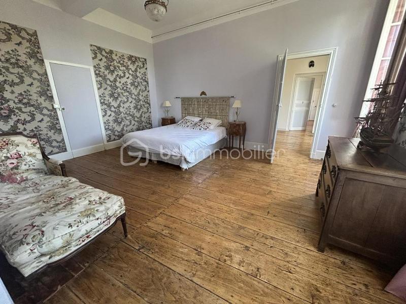 Château - 722 m² - 19 pièces