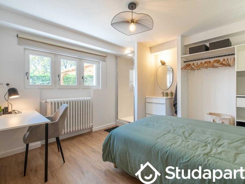 Appartement - 240 m² - 1 pièce