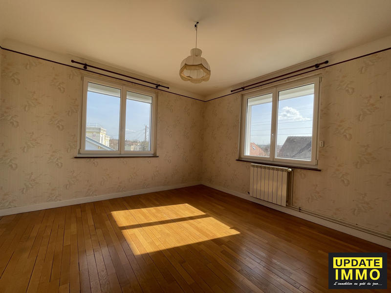 Maison - 137 m² - 8 pièces