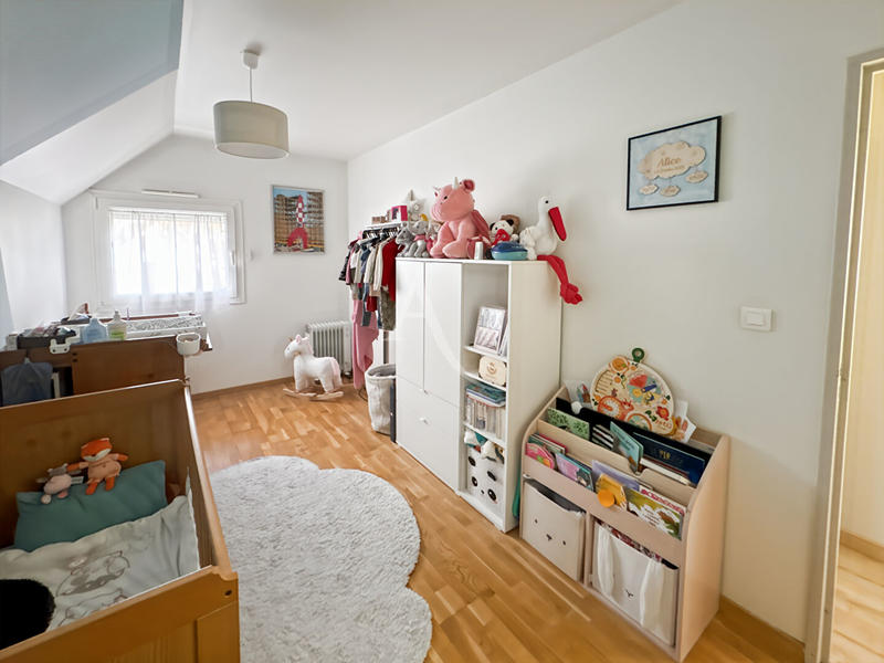 Maison - 93 m² - 5 pièces