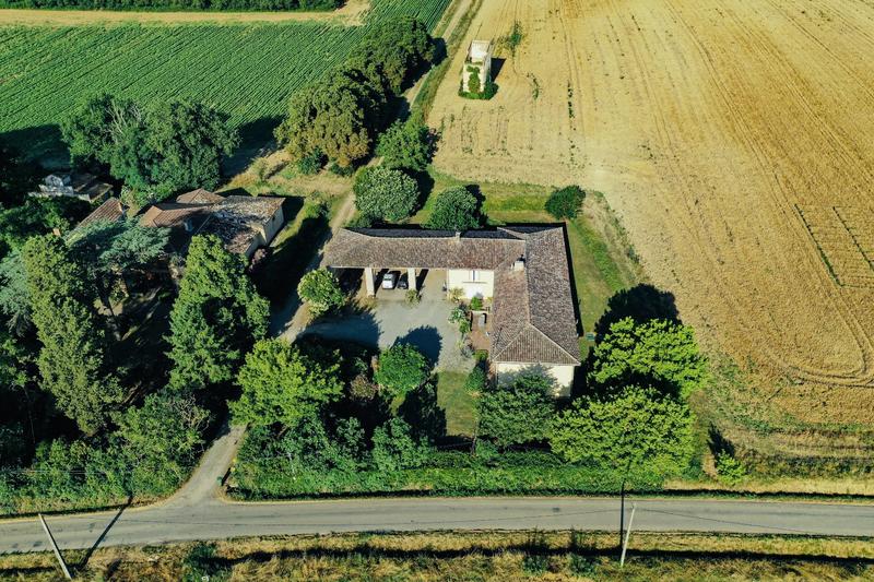 Maison - 297 m² - 9 pièces