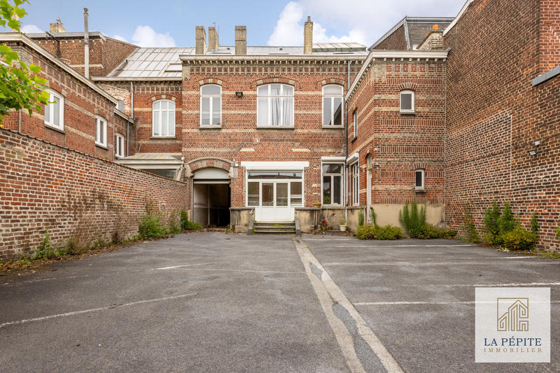 Immeuble - 334 m² - 1 pièce