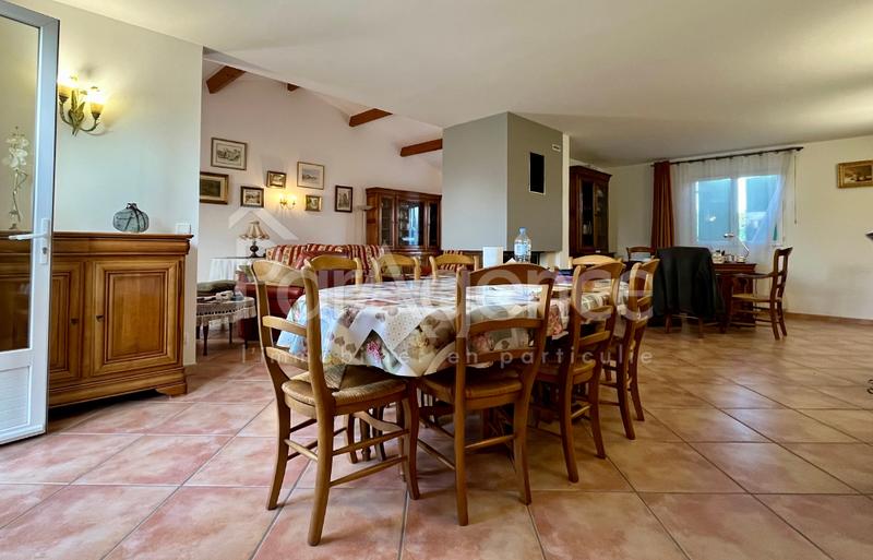 Maison - 202 m² - 6 pièces