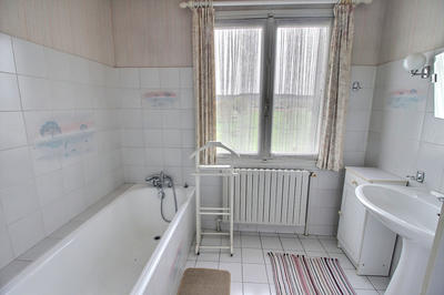 Maison - 99 m² - 6 pièces