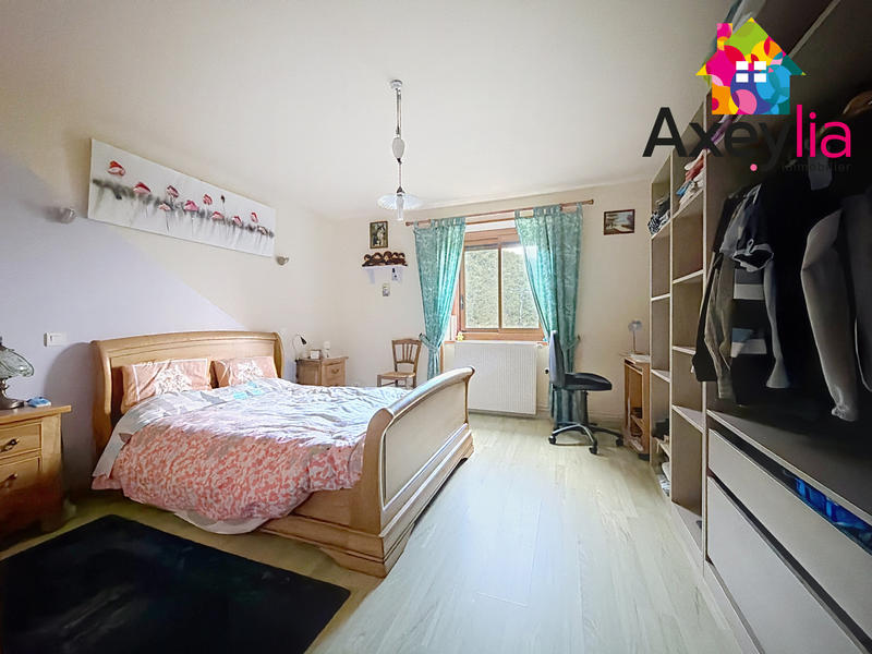 Maison - 252 m² - 8 pièces