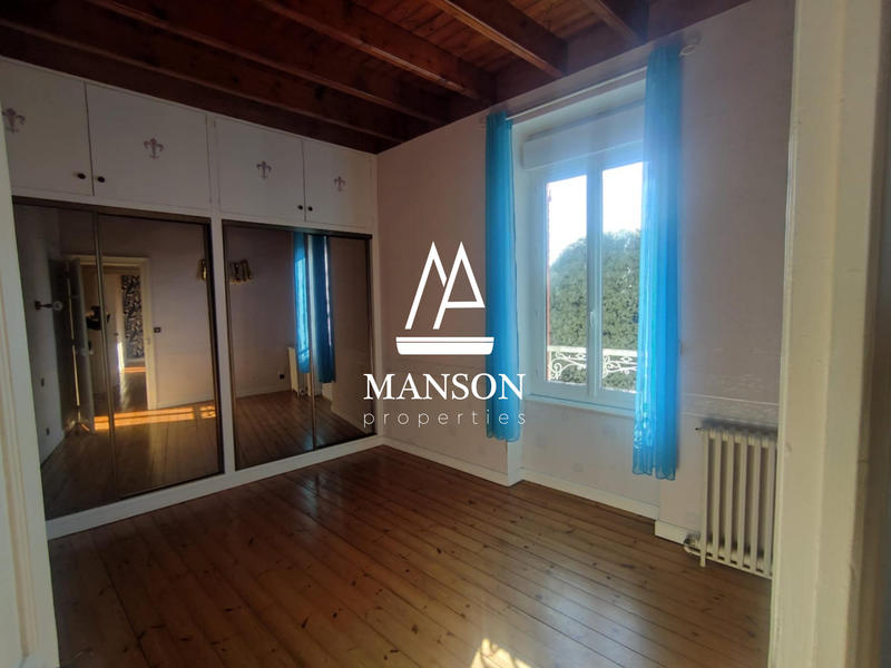 Maison ancienne - 139 m² - 8 pièces