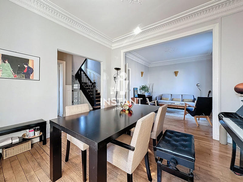 Maison - 258 m² - 8 pièces