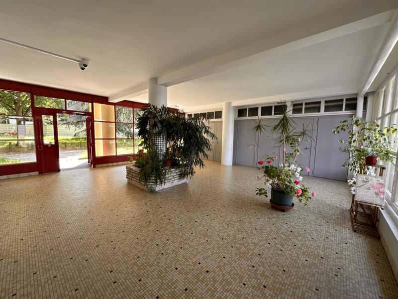 Appartement ancien - 85 m² - 4 pièces