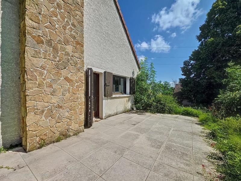 Maison - 215 m² - 8 pièces