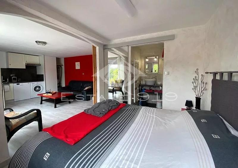 Villa - 183 m² - 6 pièces