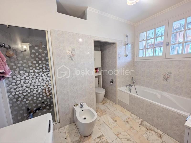 Maison d'architecte - 300 m² - 8 pièces