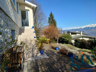 Villa - 167 m² - 9 pièces