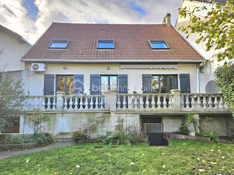 Pavillon - 150 m² - 6 pièces