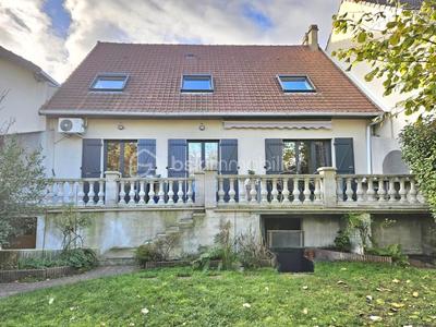 Pavillon - 150 m² - 6 pièces