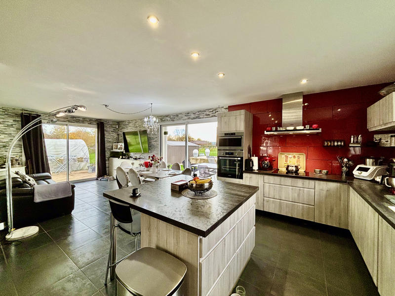 Maison - 106 m² - 6 pièces